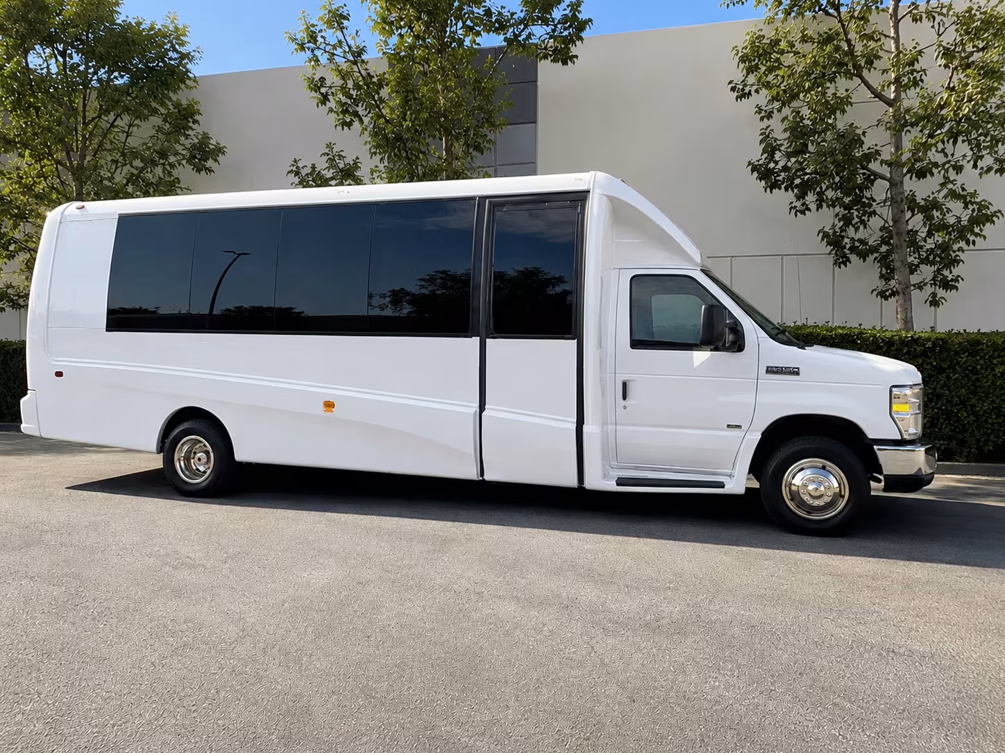 15 passenger minibus